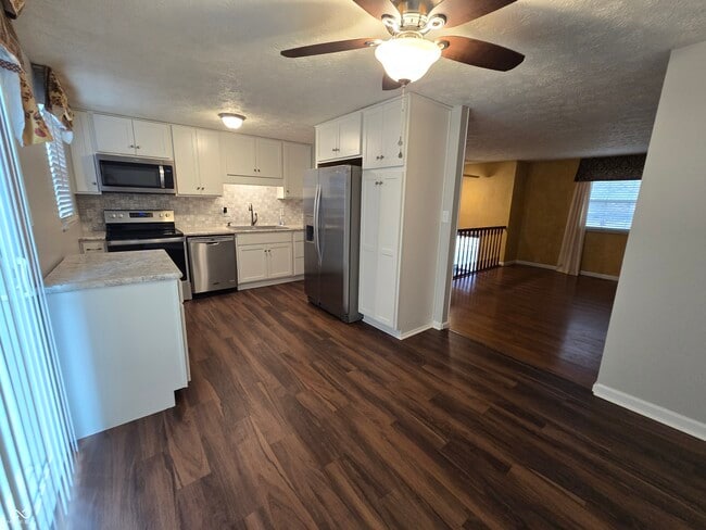 Building Photo - 7620 Snowflake Dr