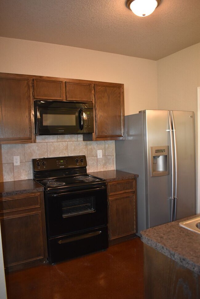Building Photo - 105 Stone Canyon Ct
