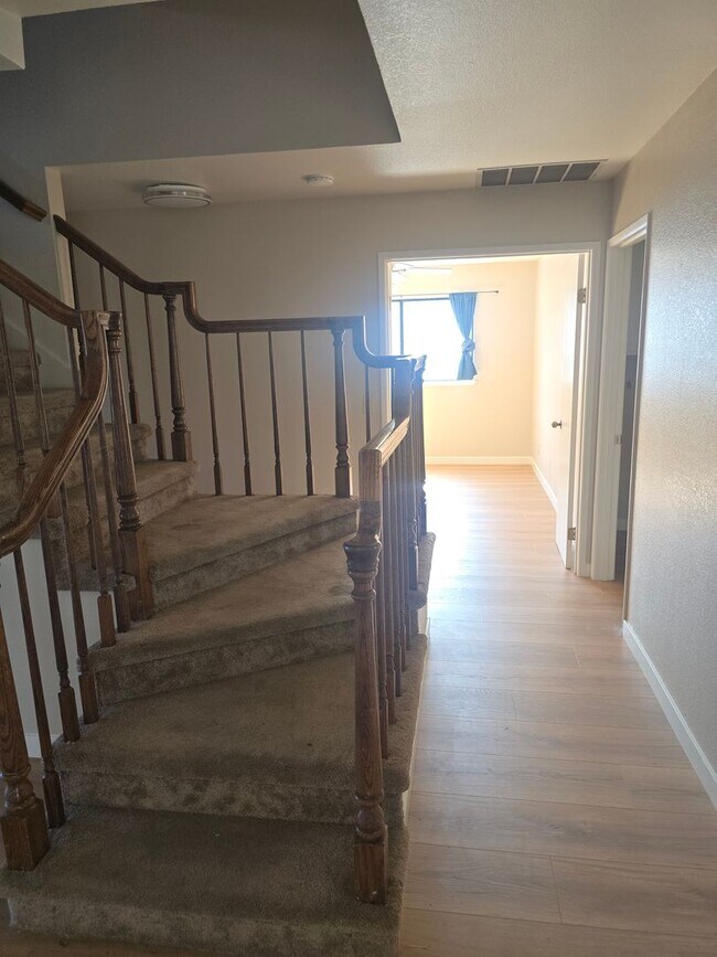Building Photo - Move In special $ 1,000.00 off the first f...