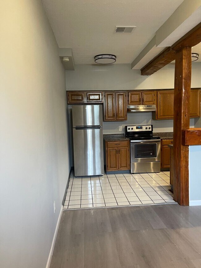 Building Photo - (22) 98-100 Woodruff Avenue