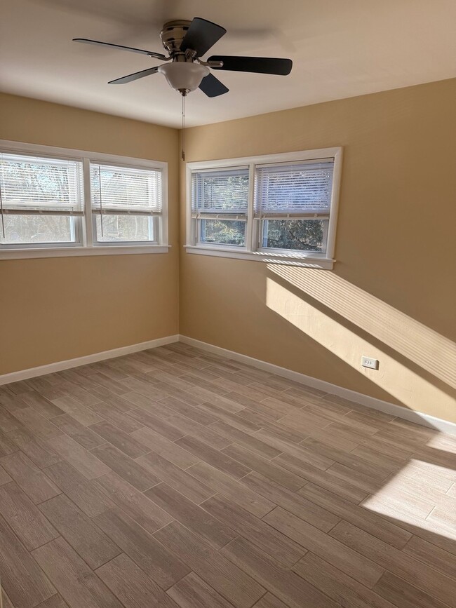 Building Photo - 511 Summit Ave