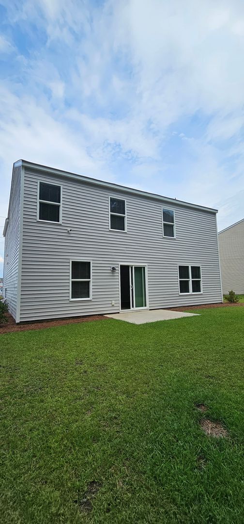 Building Photo - Luxury Meets Privacy in This 4-Bedroom Cul...