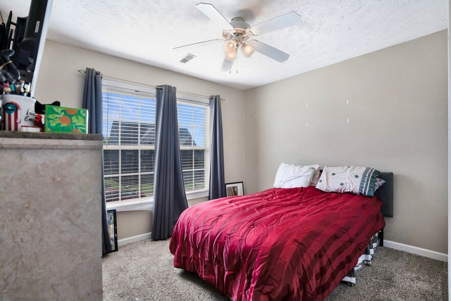 Building Photo - 1213 Chinook Cir