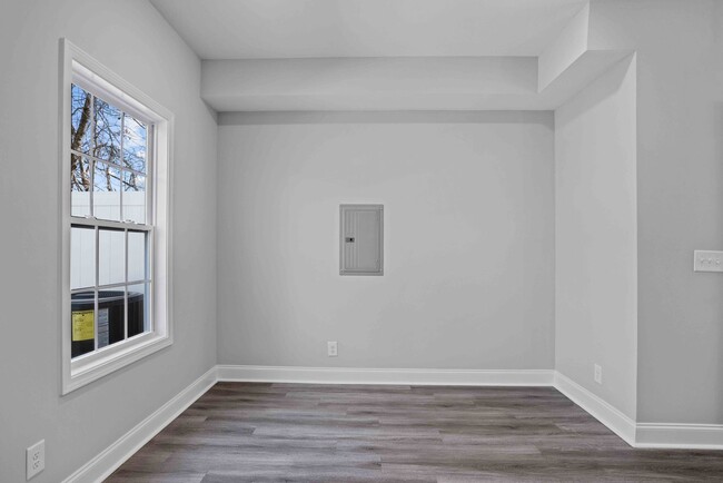 Building Photo - 15 Highland Blf Wy