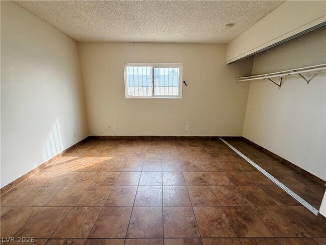 Building Photo - 2420 Ellis St