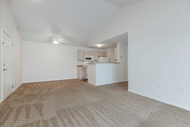 One Bedroom - 1 Bed / 1 Bath - 886 Sq.Ft. - The Overlook