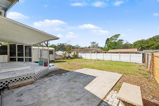 Building Photo - 8902 El Portal Dr