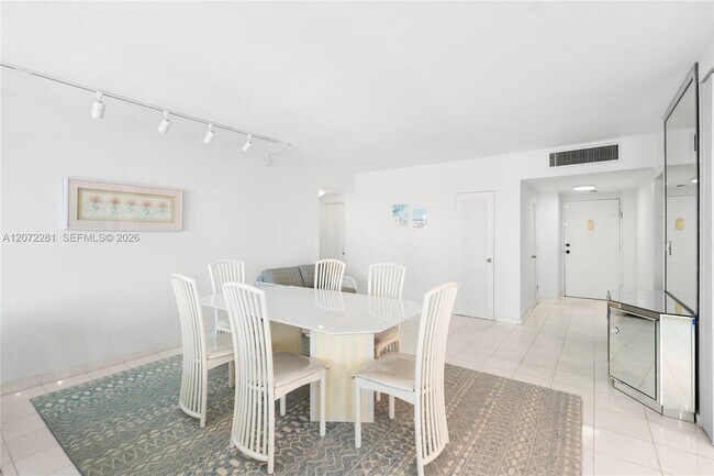 Building Photo - 5001 Collins Ave