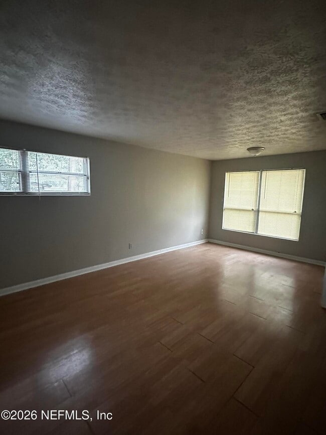 Building Photo - 577 Clermont Ave S