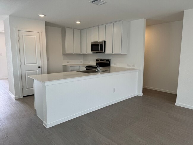 Building Photo - New Build 3 Bedroom 2 Bathroom Home in New...