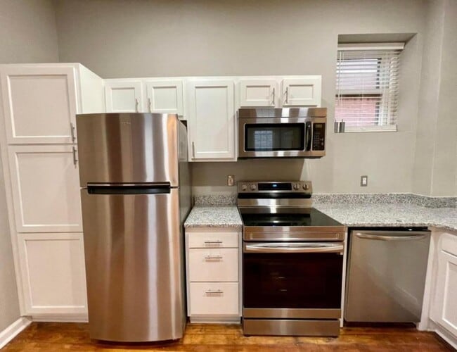 Building Photo - 1318 S Brook St