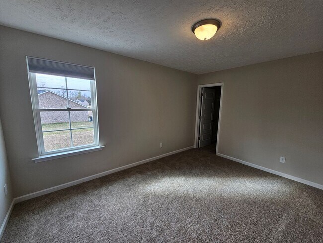 Building Photo - Beautiful Home in Newer Manchester Neighborhood