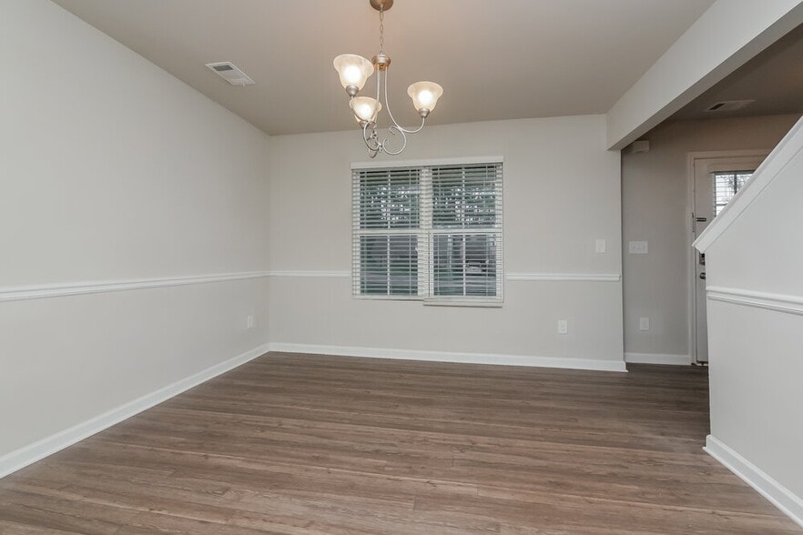 Building Photo - 405 Invector Ct