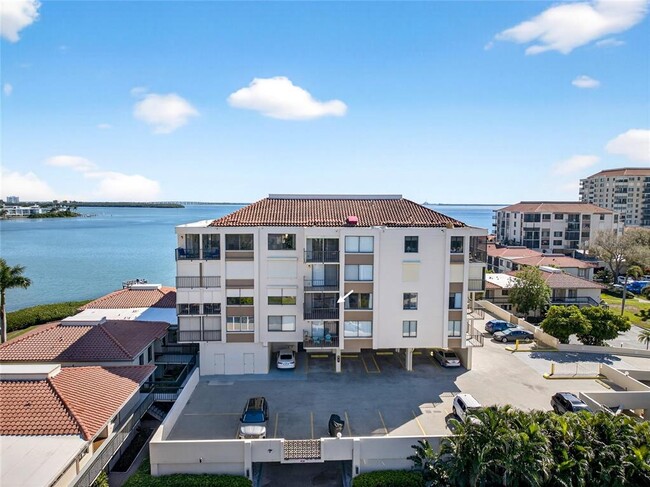 Building Photo - 6218 Palma Del Mar Blvd S