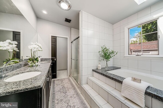 Building Photo - 4817 Chevy Chase Blvd