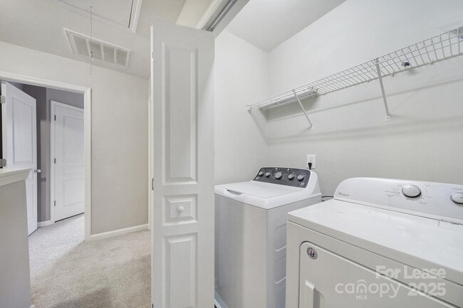 Building Photo - 5037 Sunset Ridge Ct