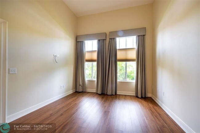 Building Photo - 16102 Emerald Estates Dr