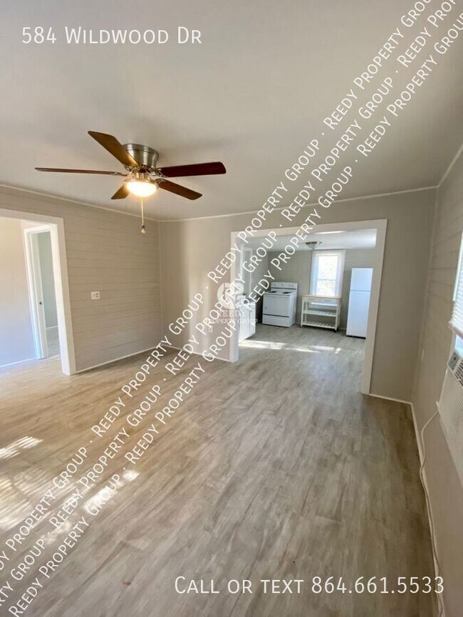 Building Photo - 584 Wildwood Dr