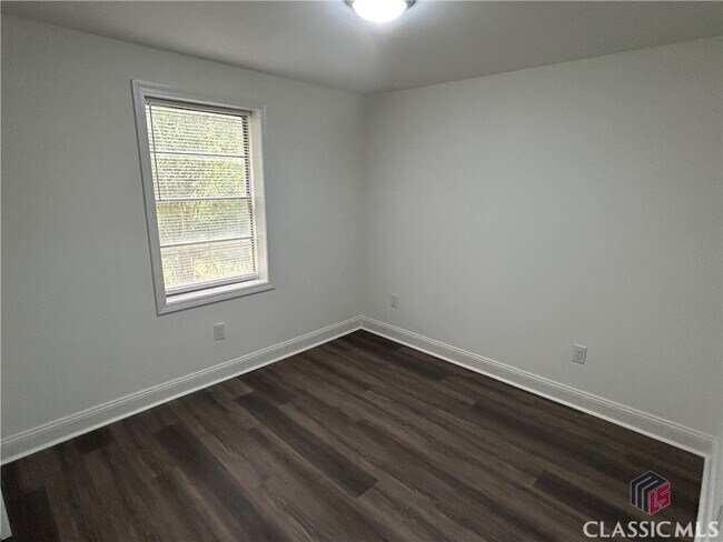Building Photo - 148 Johnson Dr