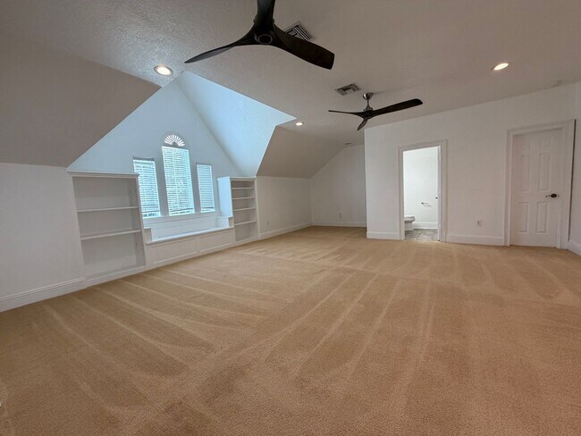 Building Photo - Luxury Windermere Home | 5 Bed 4.5 Bath La...