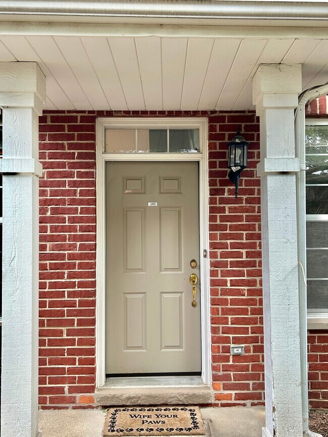 Building Photo - 2375 Chelsea Rd