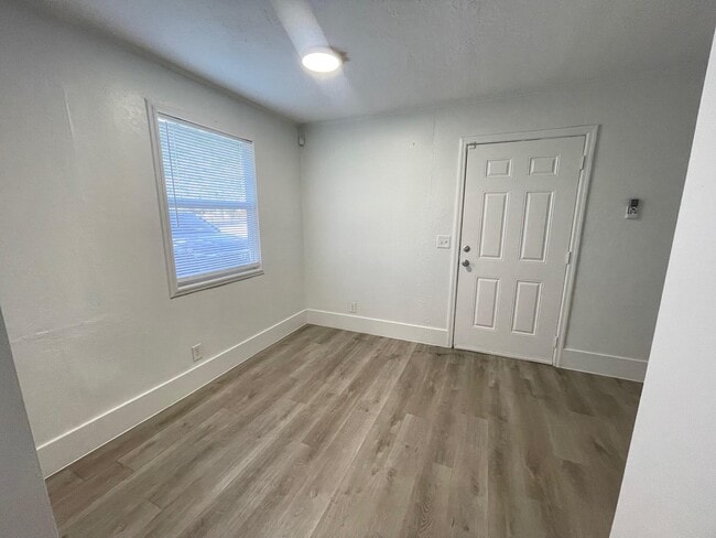 Building Photo - 754 Date Palm Dr