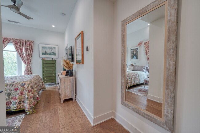 Building Photo - 305 Breakspear Ln