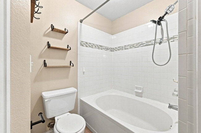 Building Photo - $2,300.95 with $300 Off the First Month's Rent - 3 Beds, 3 Bath, Single Family Home with Solar Pa...