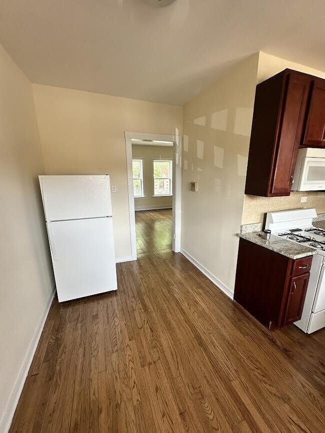 Building Photo - 0 bedroom in Chicago IL 60647