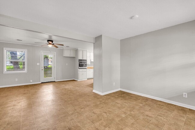 Building Photo - Renovated 3 Bedroom 2 Bath Home for Rent!