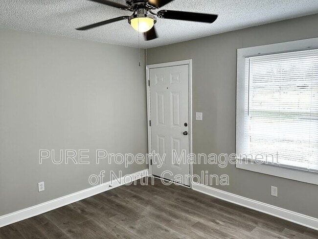 Building Photo - 208 S Lexington Dr