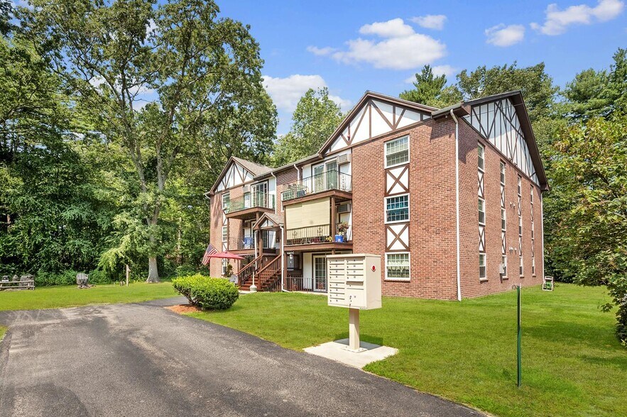 Building Photo - Tudor Crest Estates