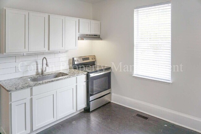 Building Photo - 2BR/1BA Apartment in Downtown Wilmington - Near Brooklyn Arts District - $1,400/Monthly - Pet Fri...