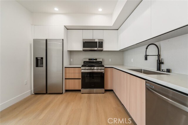 Building Photo - 7510 Sepulveda Blvd