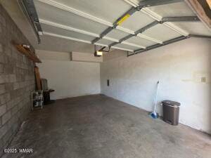 Building Photo - 93 E White Mountain Blvd