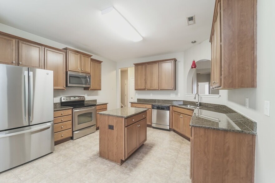 Building Photo - 769 Mott Shue Dr SW