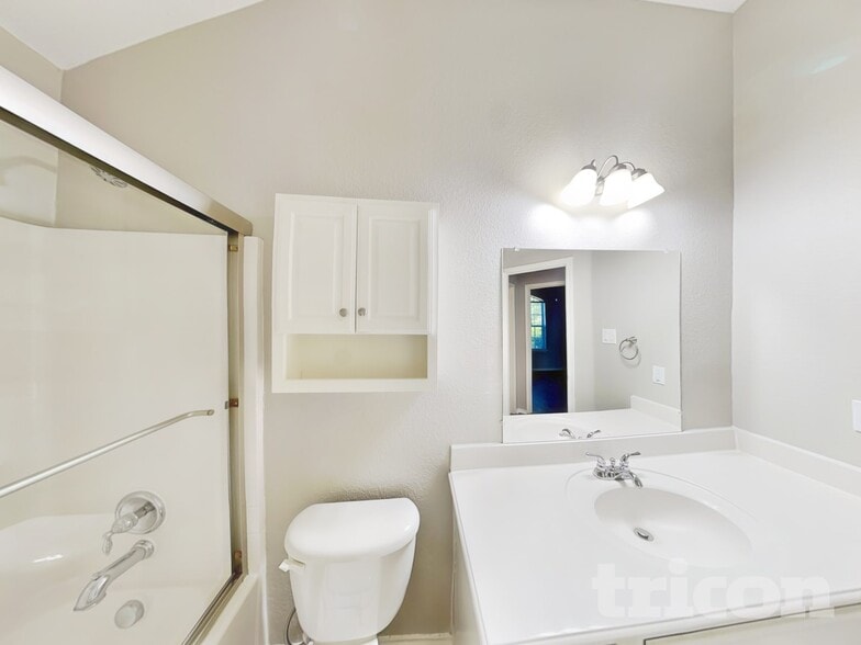 Building Photo - 630 Azalea Dr