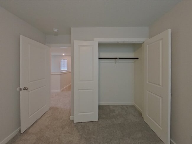 Building Photo - 9835 Willow Creek Commerce Dr