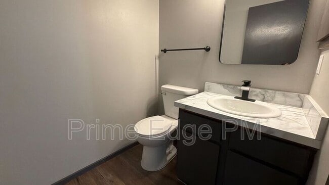 Building Photo - 1741 Ridgehaven Ct