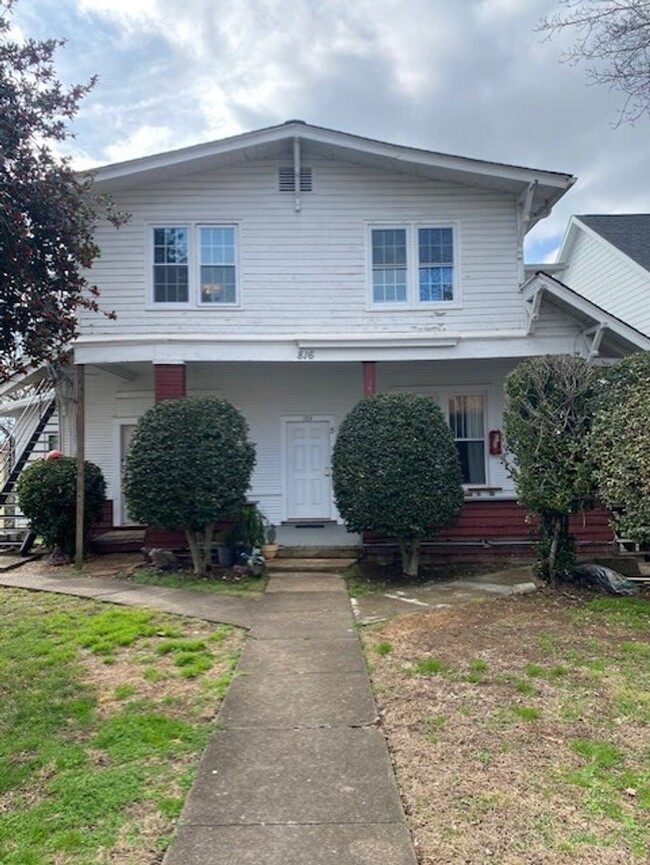 Primary Photo - 1 bedroom North Shore home available NOW!