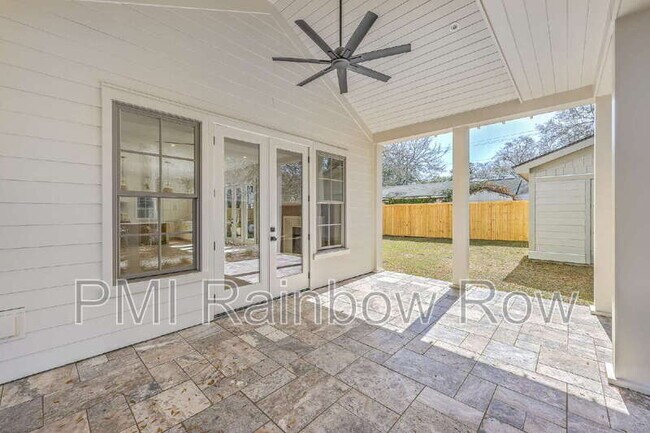 Building Photo - 755 Adluh St