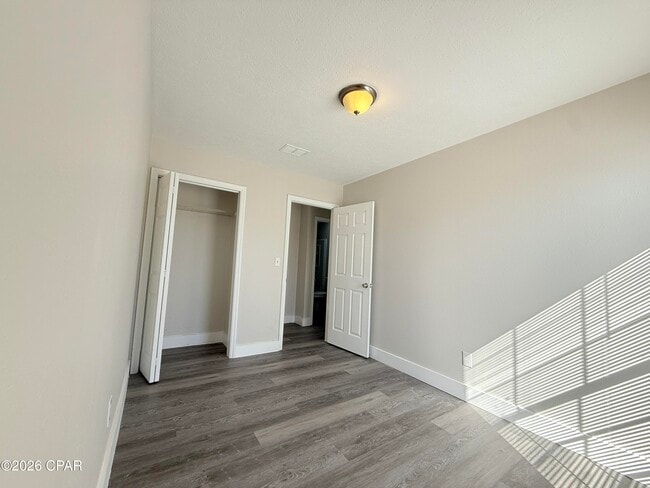 Building Photo - 6615 Enzor St