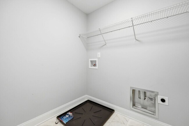 Building Photo - Like new single family home in Cameron, NC!