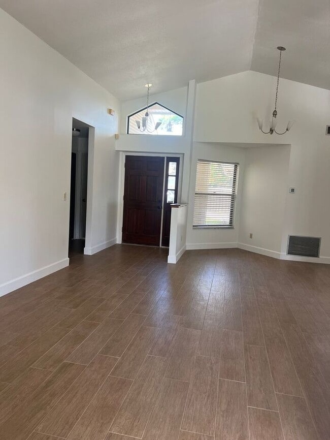 Building Photo - Charming Single-Family Home in Oviedo, FL