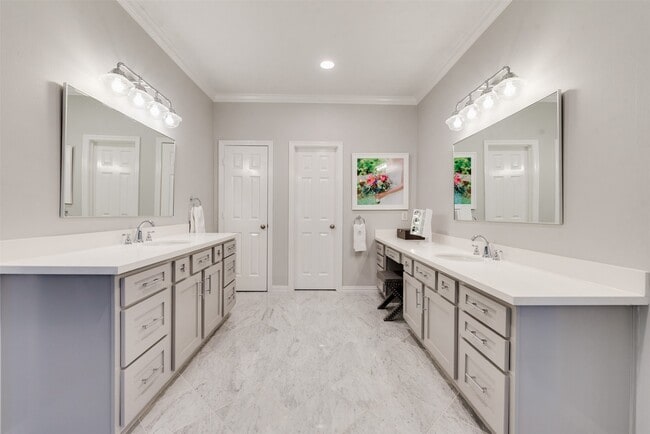 Building Photo - 1504 W 23rd St