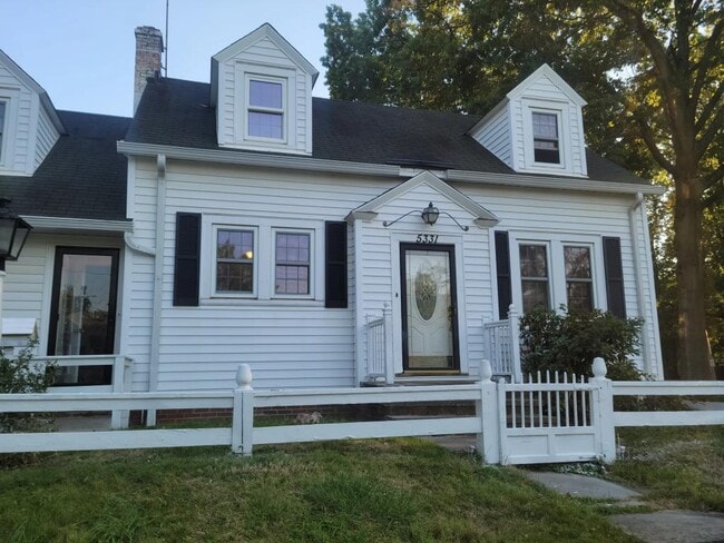 Building Photo - 5331 South Blvd