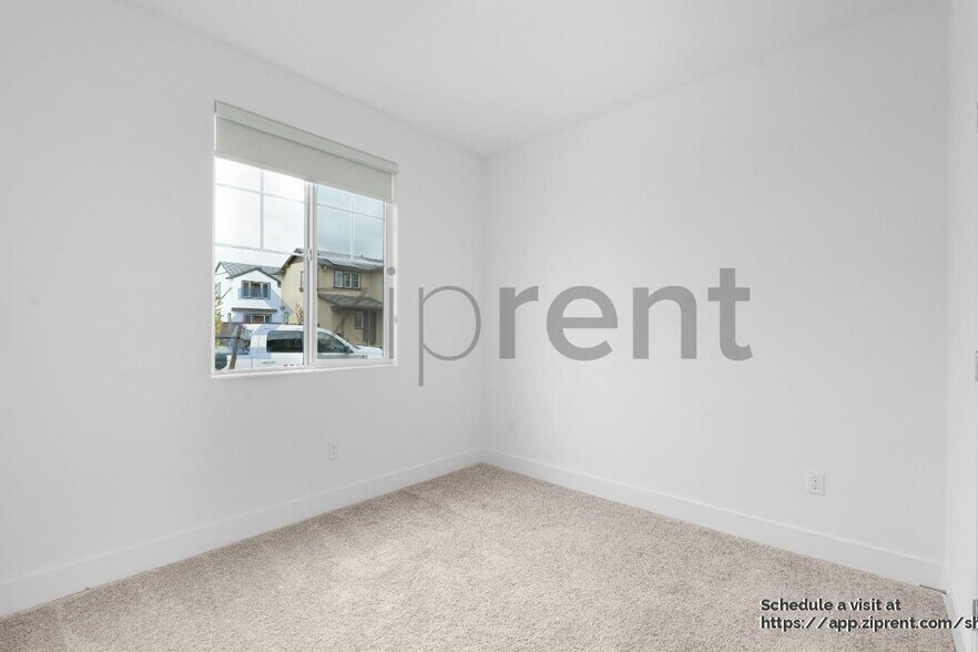 Building Photo - 4785 Happy Hallow Dr