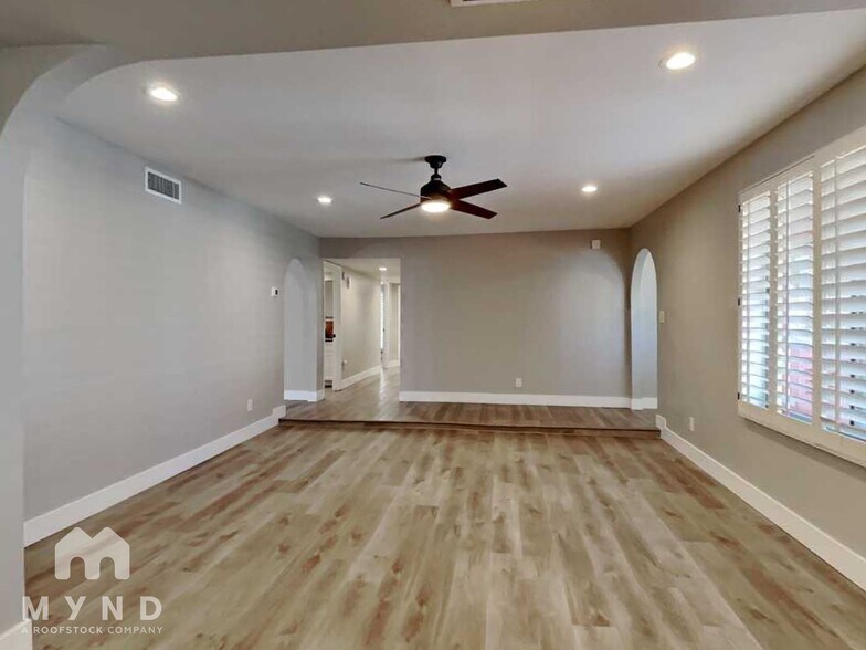 Building Photo - 7043 E Hearn Rd