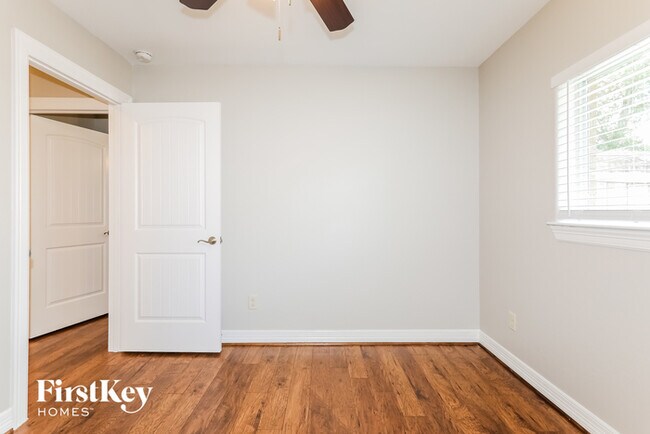 Building Photo - 12064 Maverick Dr