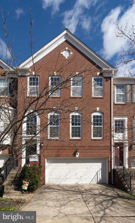 Building Photo - 5237 Jule Star Dr